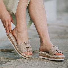 SUMMERWISH™ – DIVATOS NŐI SZANDÁL