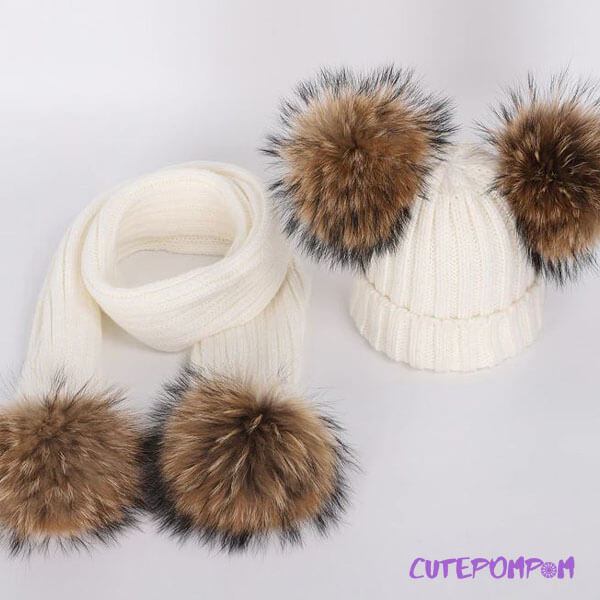 RENDKÍVÜL MELEG SZETT - CUTEPOMPOM SAPKA ÉS SÁL